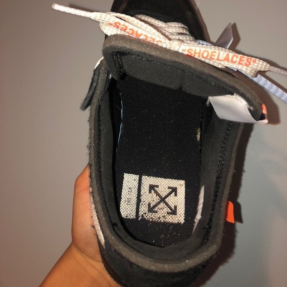 OFF-White Air Force 1 Black/White Size 8.5 - Picture 4 of 8